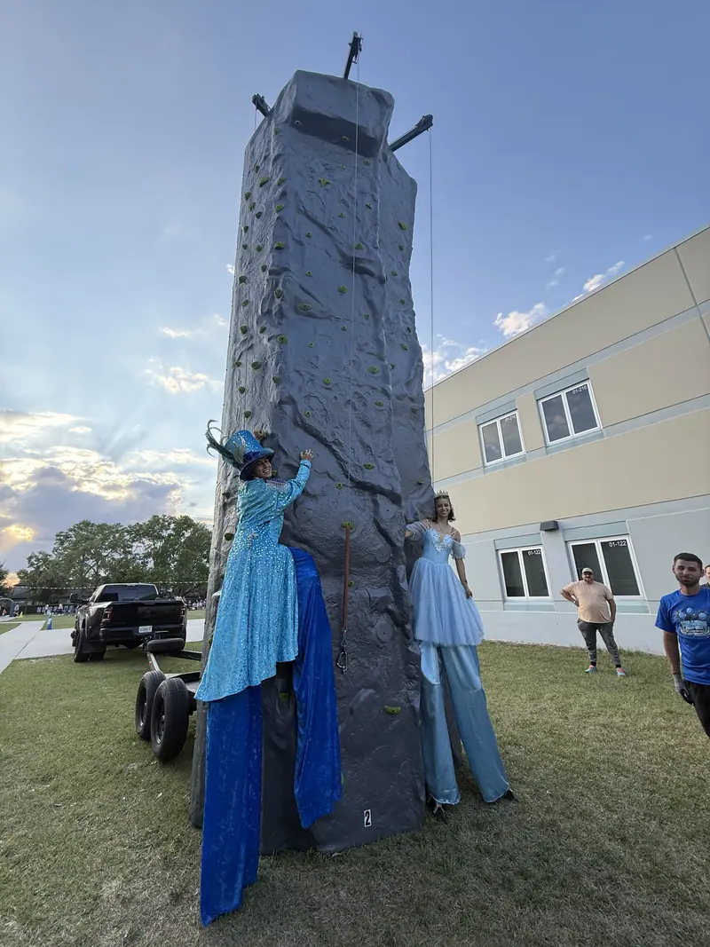 Stilt Walkers